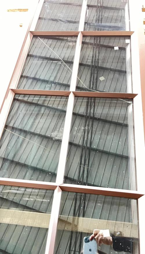 咖啡色断桥铝窗 复古风尚的新选择