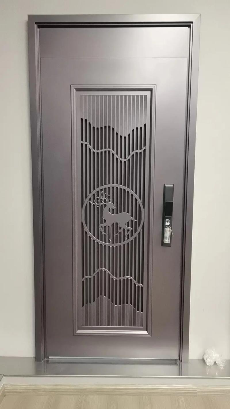 精雕铸铝门 金属门窗的艺术革新与家居守护